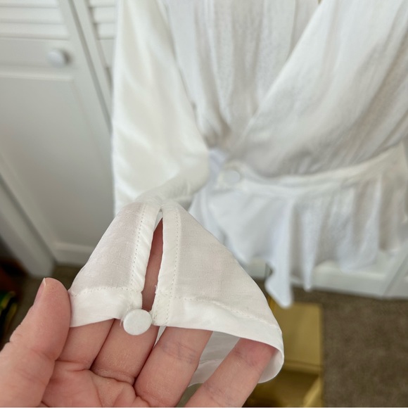 SOLD💗 Express White Satin Long Sleeve Faux Wrap Top Deep V-neck Ruffle Blouse - Picture 6 of 12